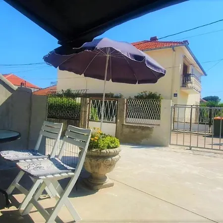 Fain - Private Parking Appartement *