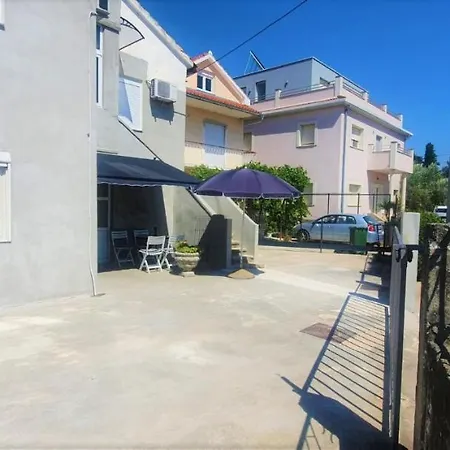 Fain - Private Parking Appartement Zadar