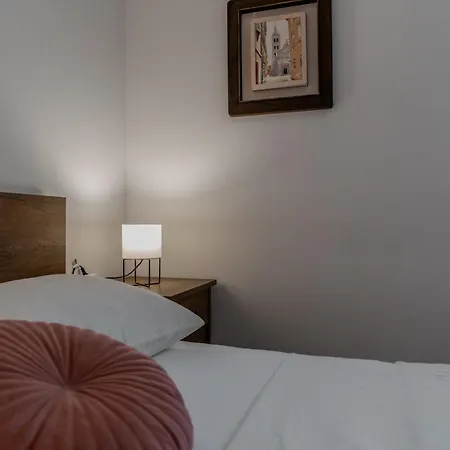 Apartment Fain - Private Parking *
