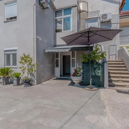 Apartment Fain - Private Parking